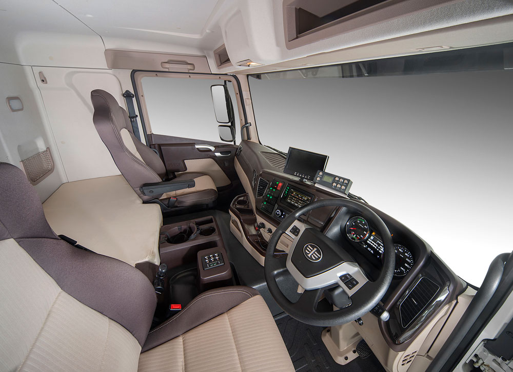 trucks/compactors/C-28_320_14_1321.jpg