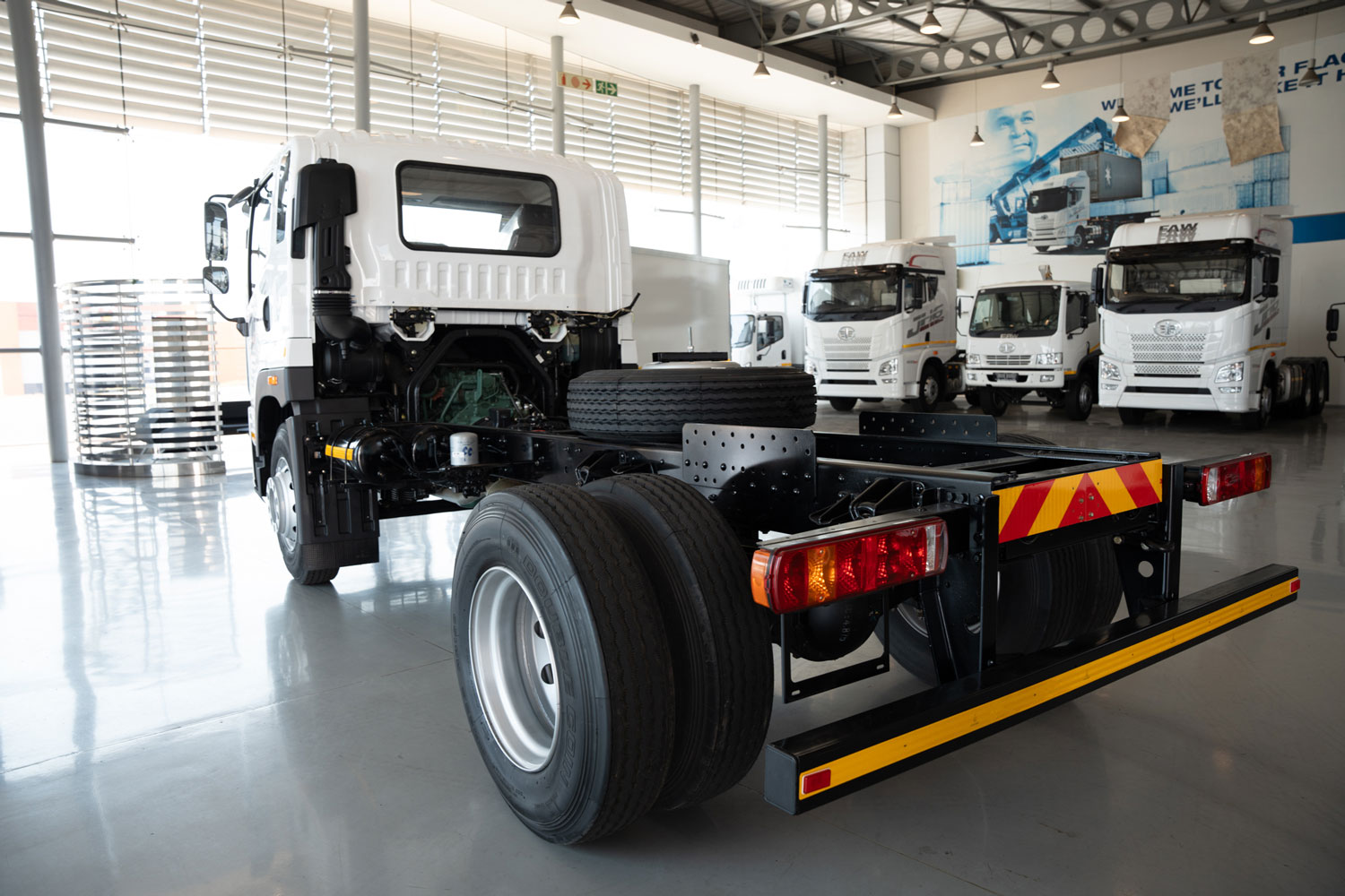 trucks/tractor/TT-JK6-15220-FD-3.jpg